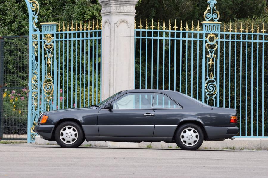  Mercedes-Benz 230 CE (C124) 1987 года  (фото 7 из 11)